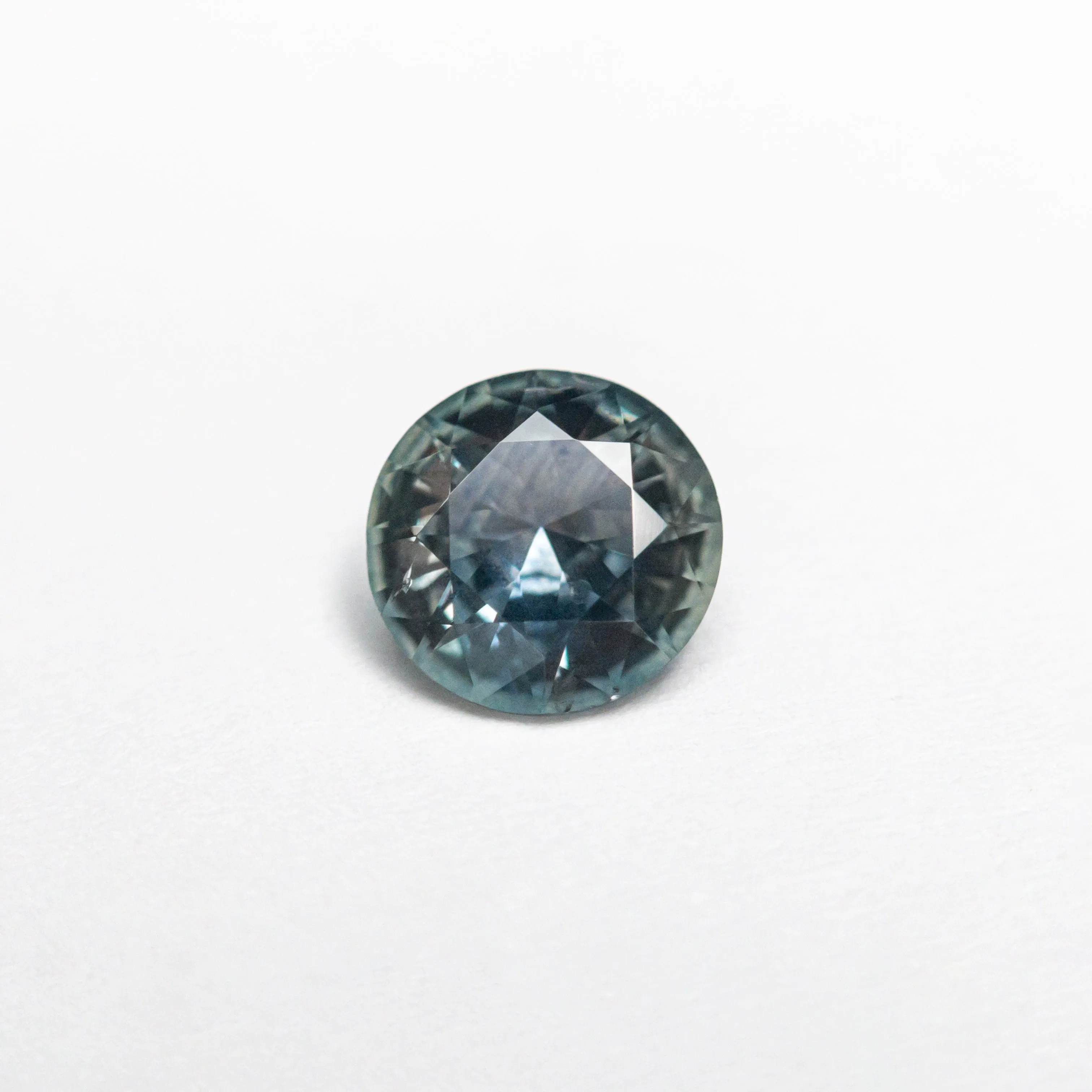 0.61ct 5.53x5.50x2.71mm Round Brilliant Sapphire 19942-42