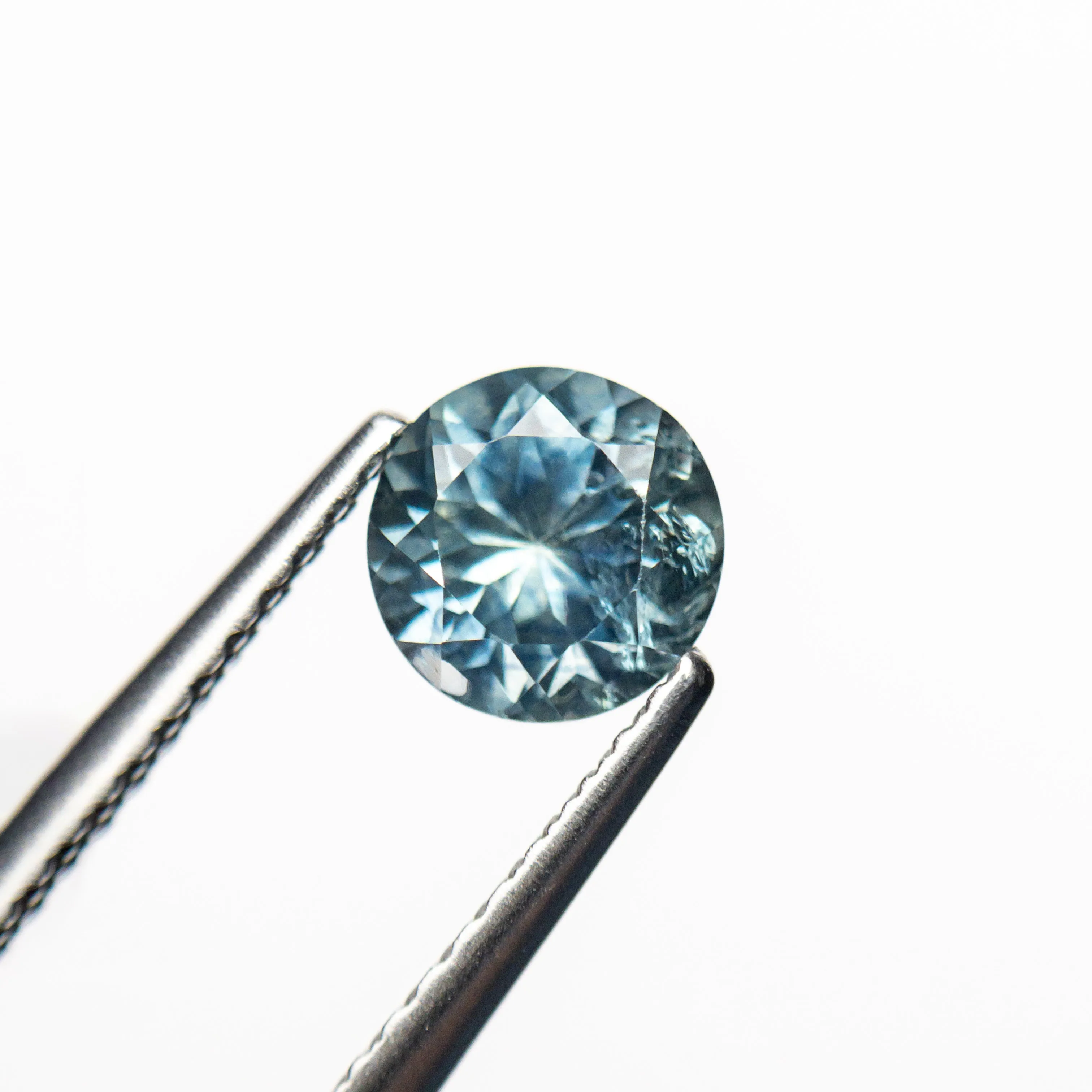 0.88ct 5.51x5.44x3.86mm Round Brilliant Sapphire 19940-13