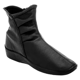 Arcopedico L19 Black Lytech Ankle Boots