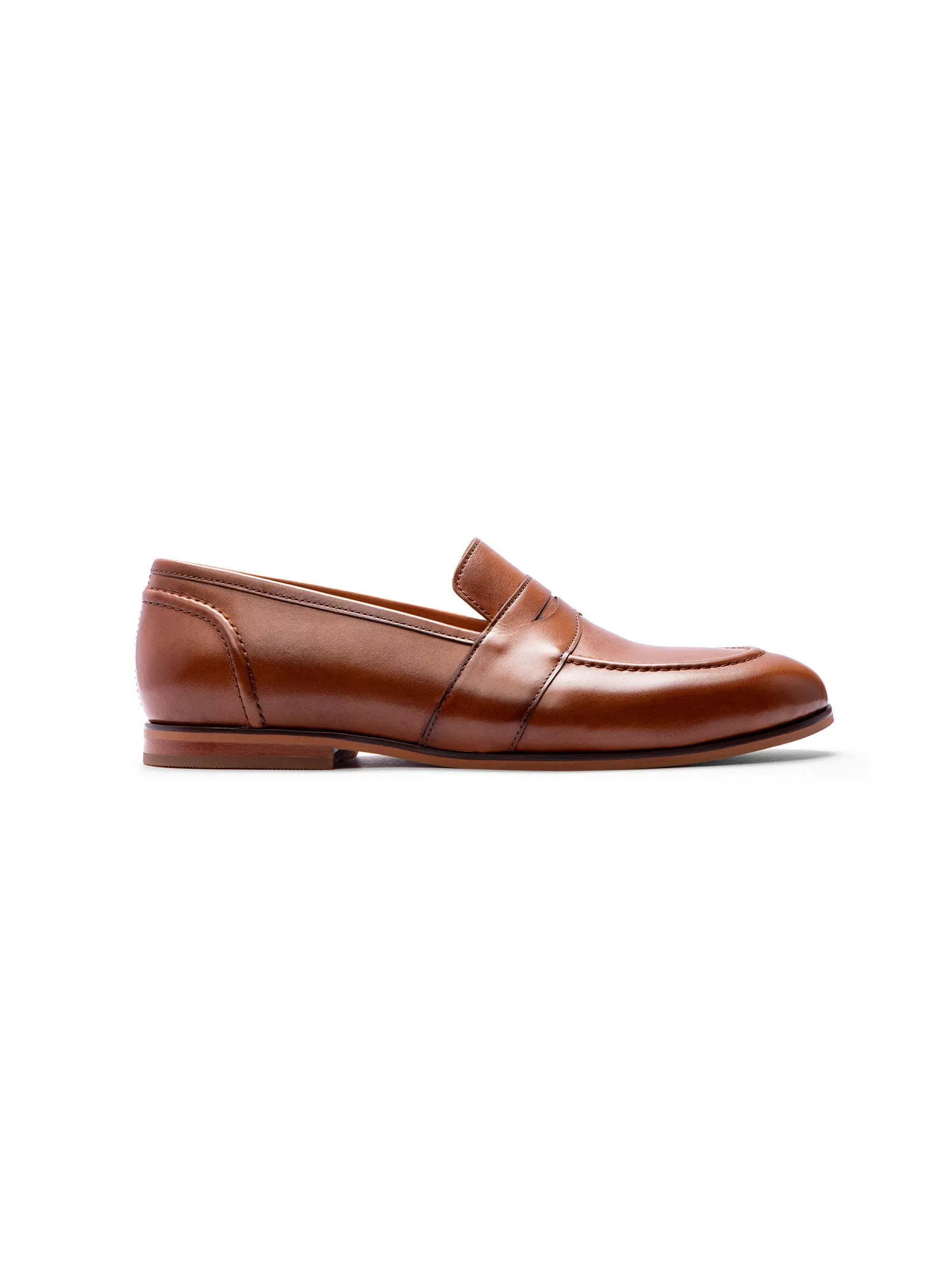 Penny loafer with cord stitching on the vamp and counter